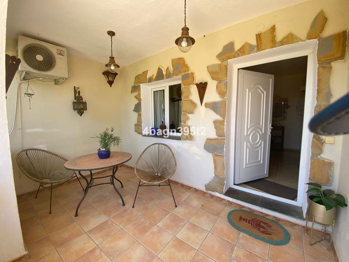 Detached Villa in El Faro — photo 7 of 10