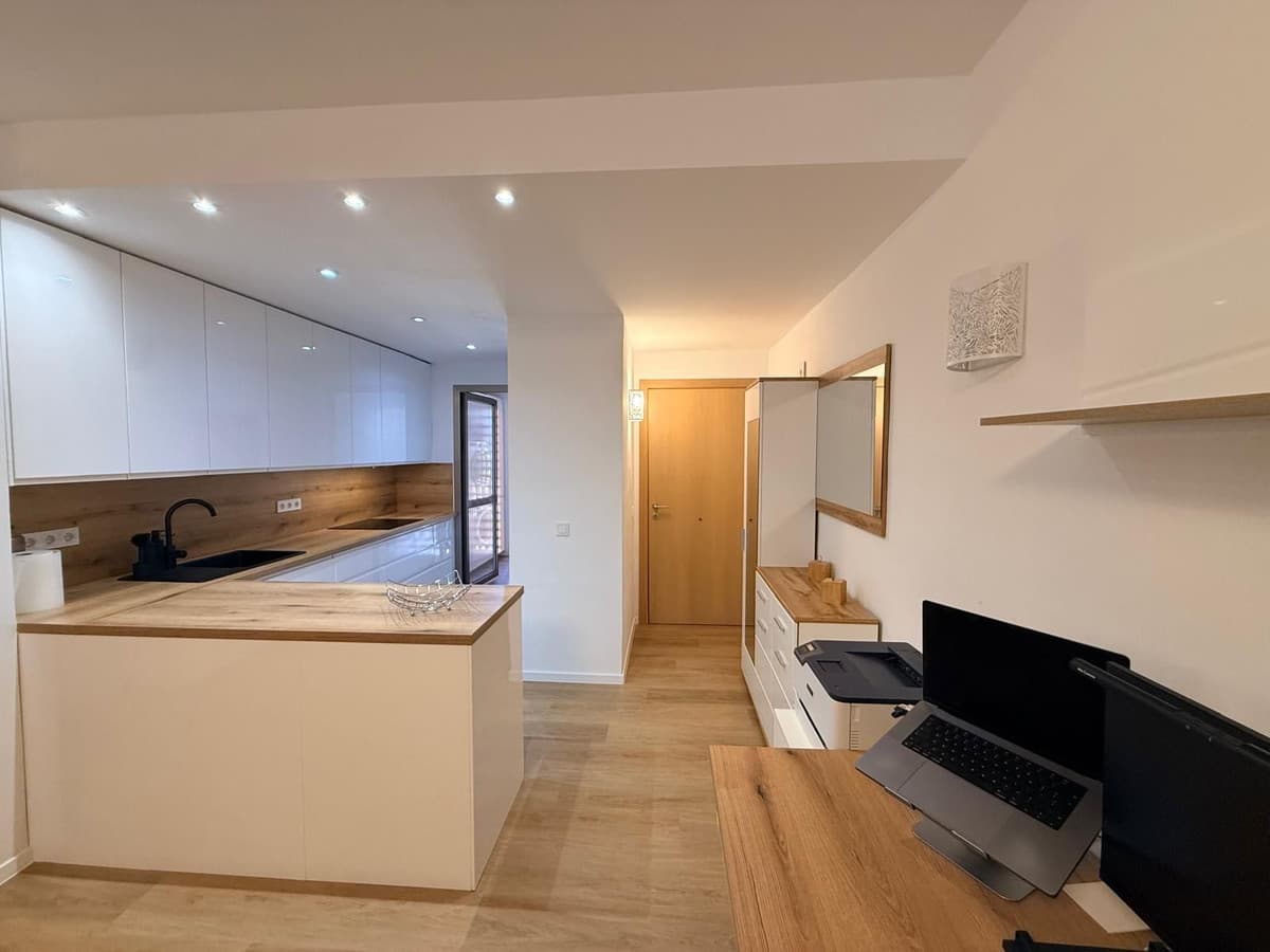 Middle Floor Apartment in Estepona — photo 7 of 10