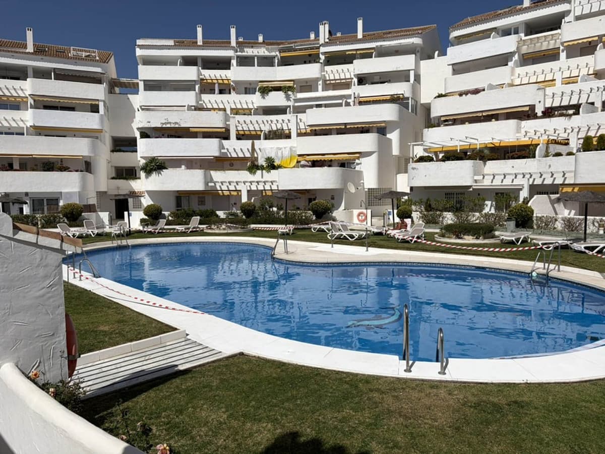 Middle Floor Apartment in Nueva Andalucía — photo 1 of 10