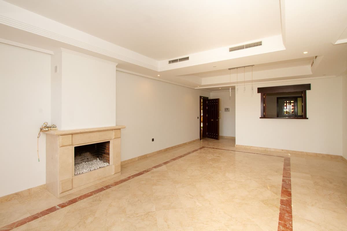 Ground Floor Apartment in La Mairena — photo 3 of 10