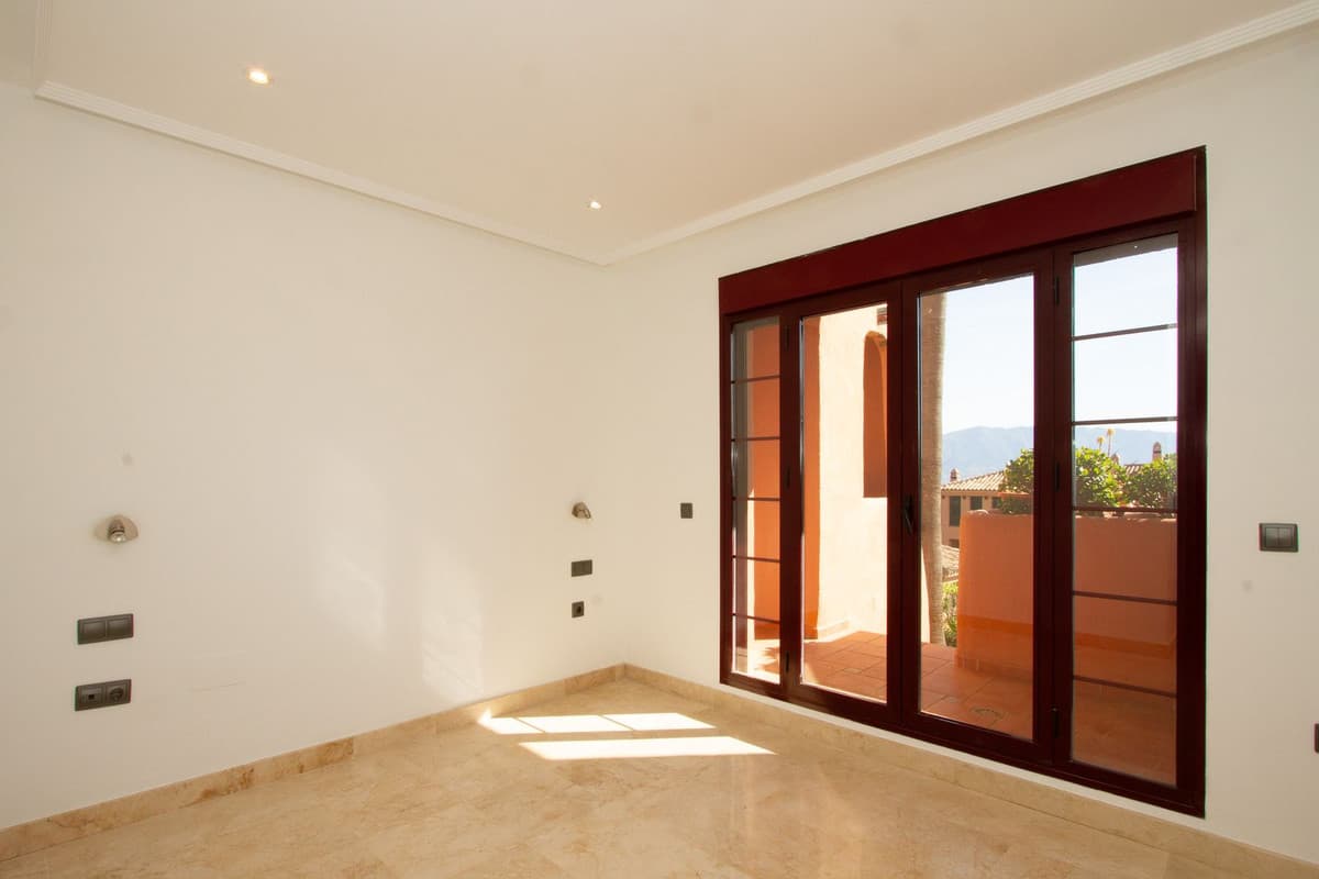 Ground Floor Apartment in La Mairena — photo 9 of 10