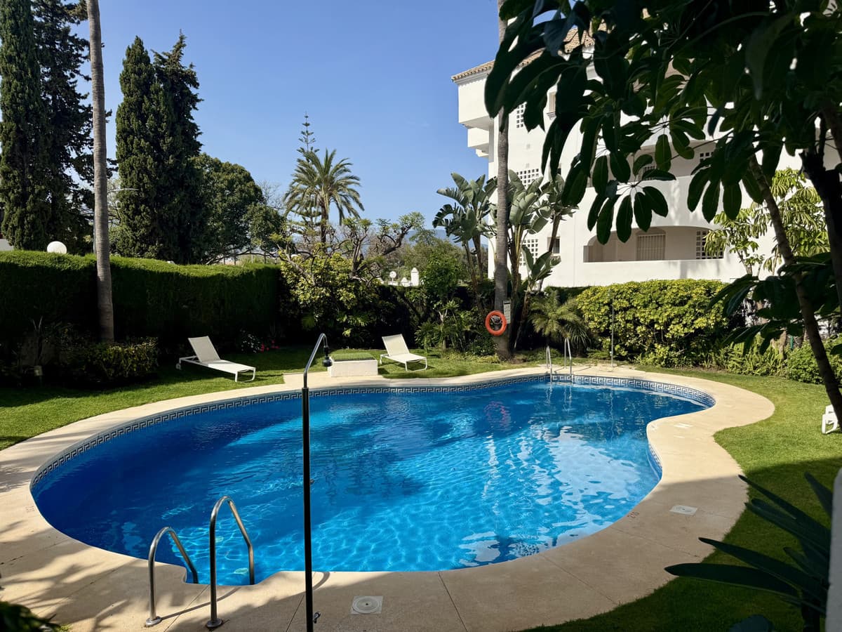 Penthouse Duplex in Guadalmina Baja — photo 1 of 10