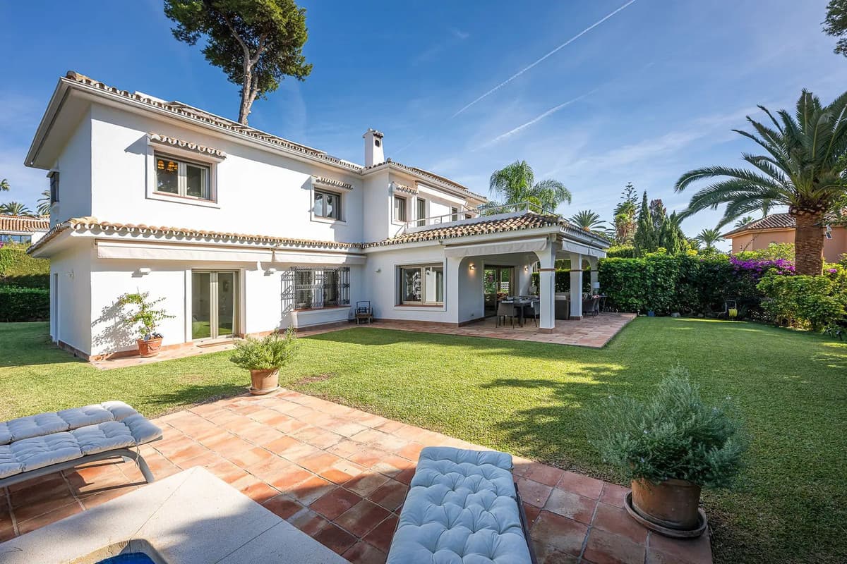 Detached Villa in Los Monteros — photo 4 of 10