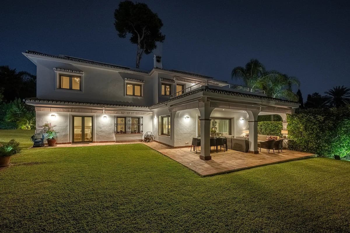 Detached Villa in Los Monteros — photo 5 of 10