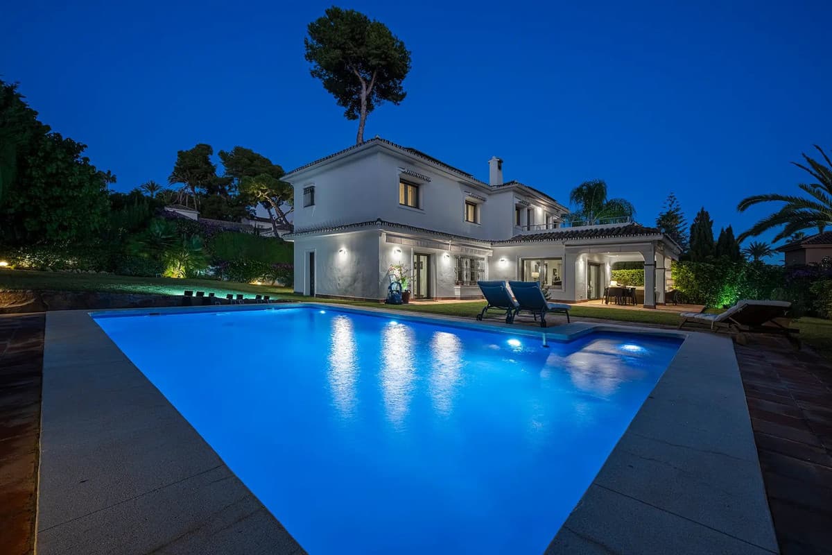Detached Villa in Los Monteros — photo 7 of 10