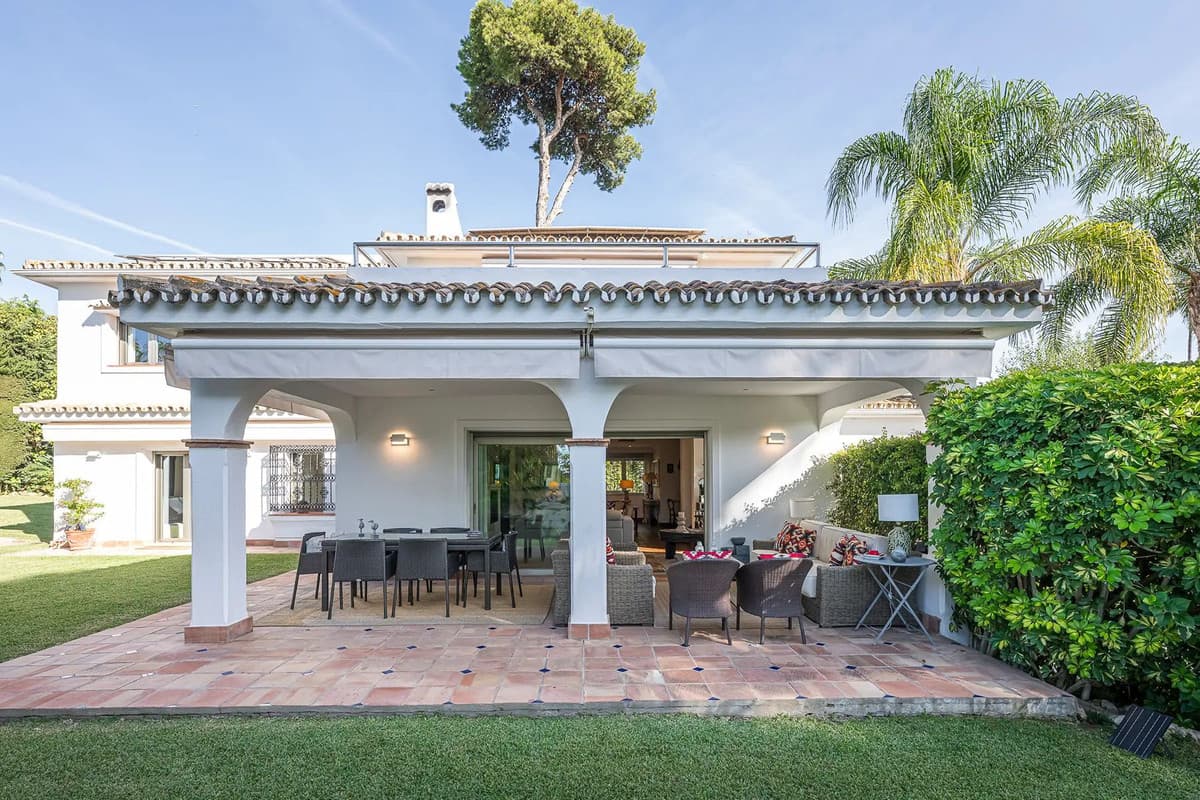 Detached Villa in Los Monteros — photo 8 of 10