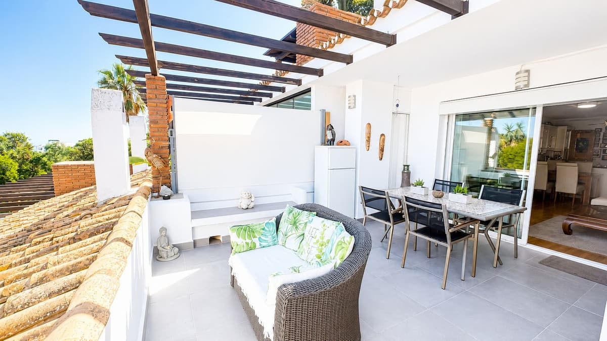 Middle Floor Apartment in Estepona — photo 10 of 10