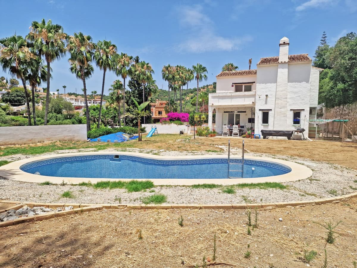 Detached Villa in Calahonda — photo 1 of 10