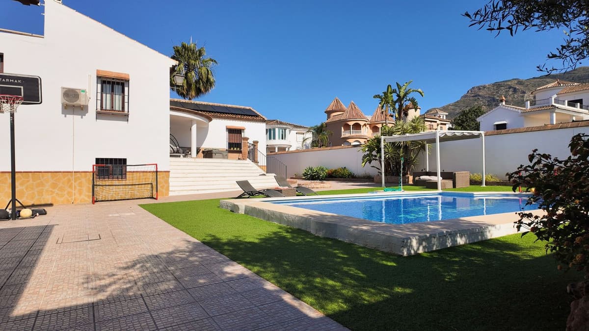 Detached Villa in Alhaurín el Grande — photo 8 of 10
