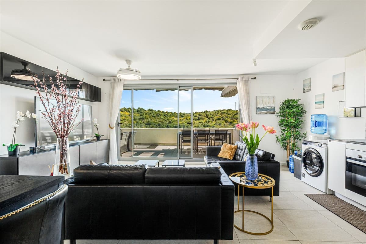 Penthouse Duplex in Estepona — photo 2 of 10