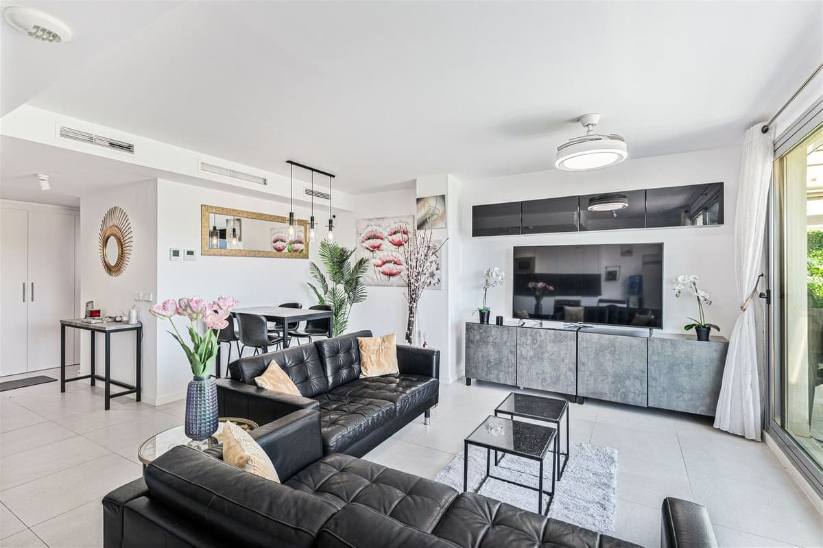 Penthouse Duplex in Estepona — photo 4 of 10