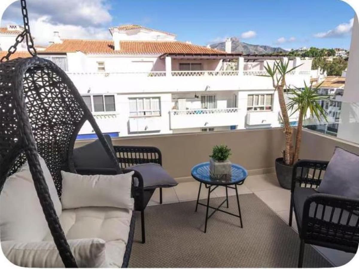 Middle Floor Apartment in Nueva Andalucía — photo 7 of 10