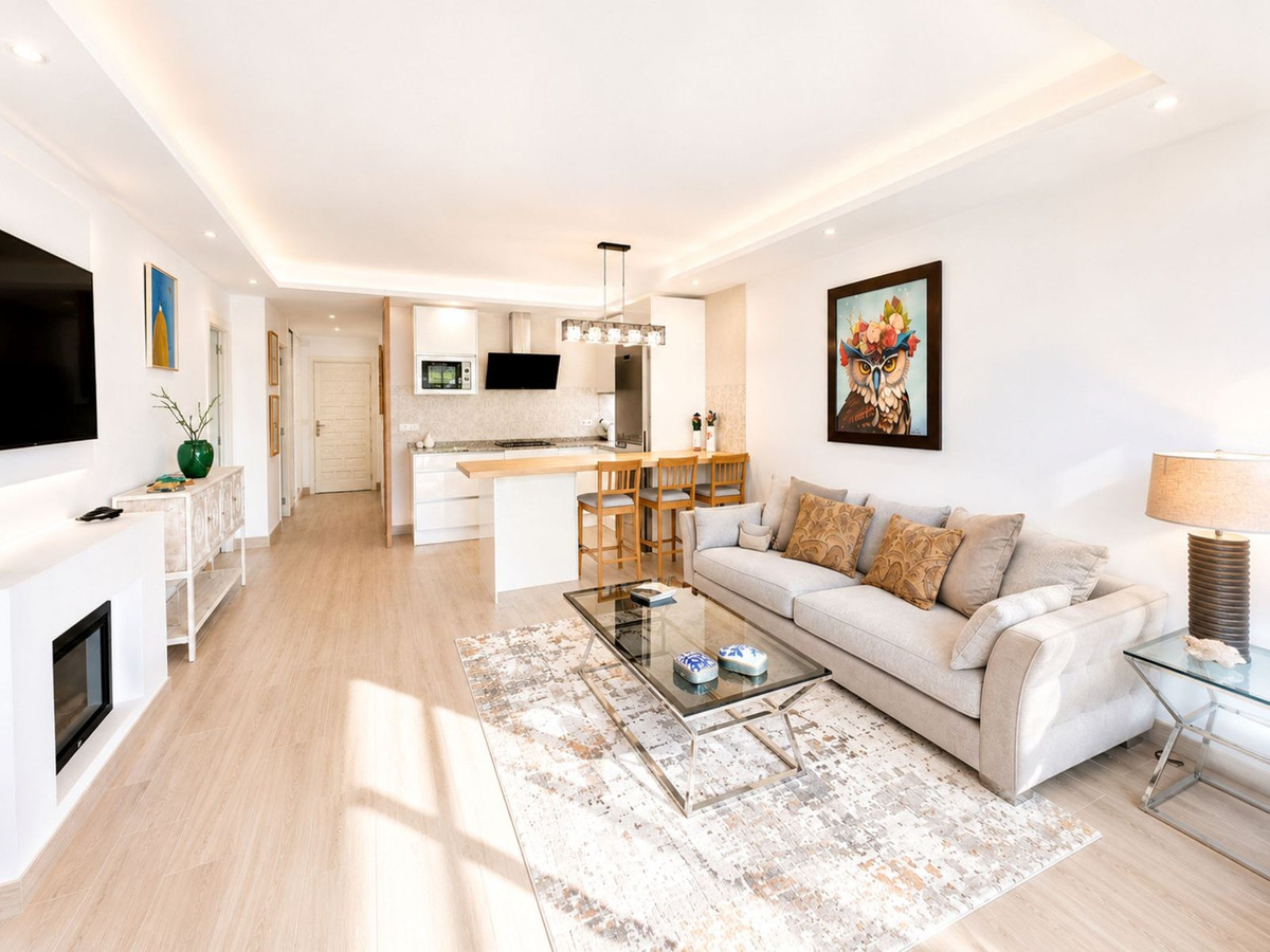 Ground Floor Apartment in The Golden Mile — photo 2 of 10