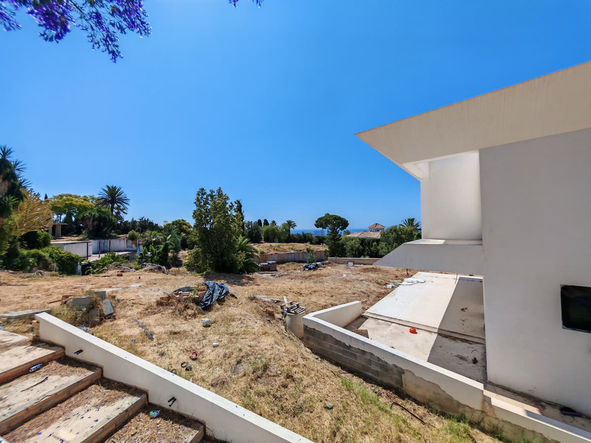 Detached Villa in Hacienda Las Chapas — photo 7 of 10