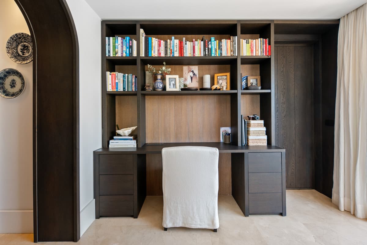 Middle Floor Apartment in The Golden Mile — photo 4 of 10