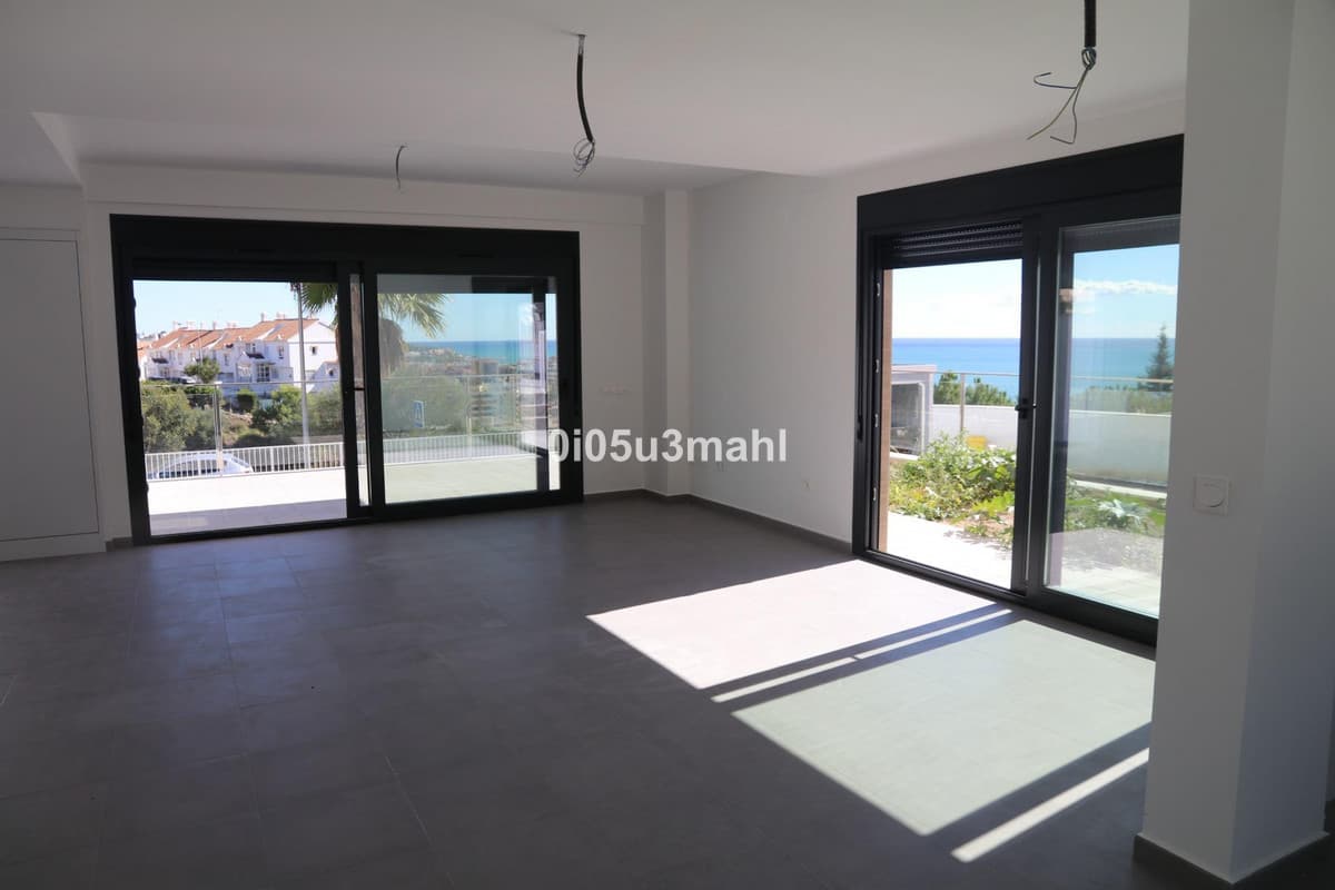 Detached Villa in Málaga — photo 4 of 10