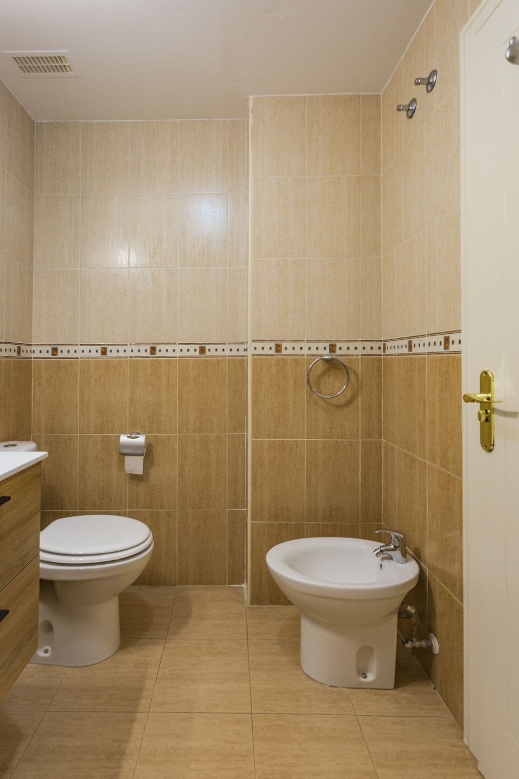 Middle Floor Apartment in Calahonda — photo 9 of 10