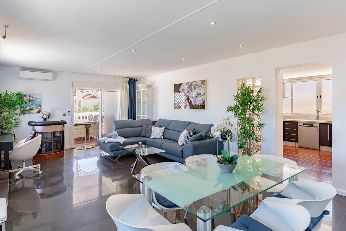 Penthouse in La Carihuela — photo 3 of 10