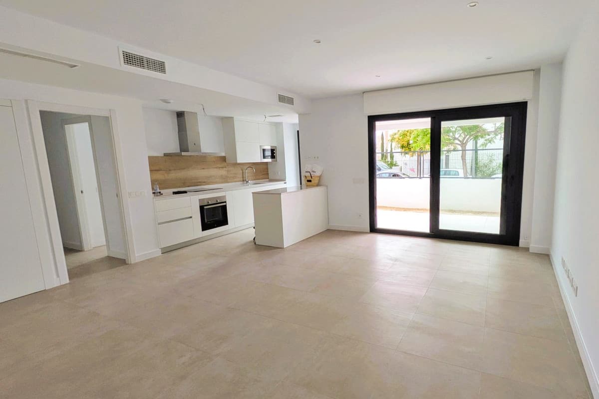 Ground Floor Apartment in Estepona — photo 1 of 10