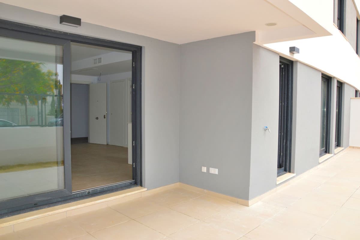Ground Floor Apartment in Estepona — photo 2 of 10