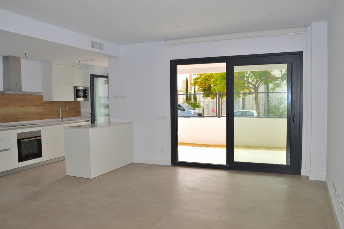 Ground Floor Apartment in Estepona — photo 5 of 10