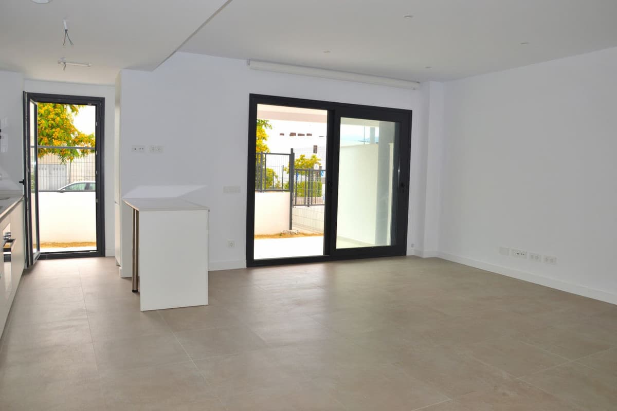 Ground Floor Apartment in Estepona — photo 6 of 10