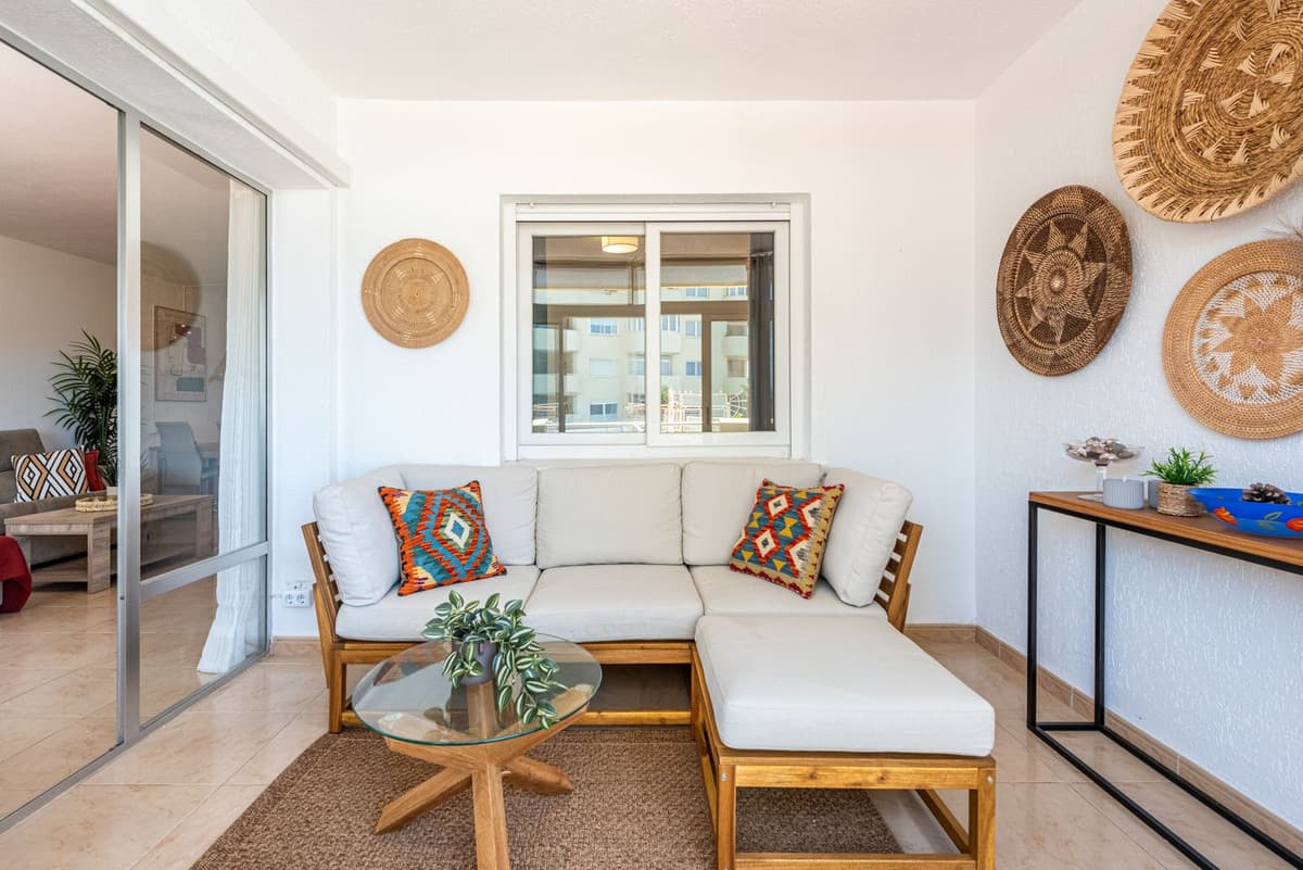 Middle Floor Apartment in Estepona — photo 5 of 10