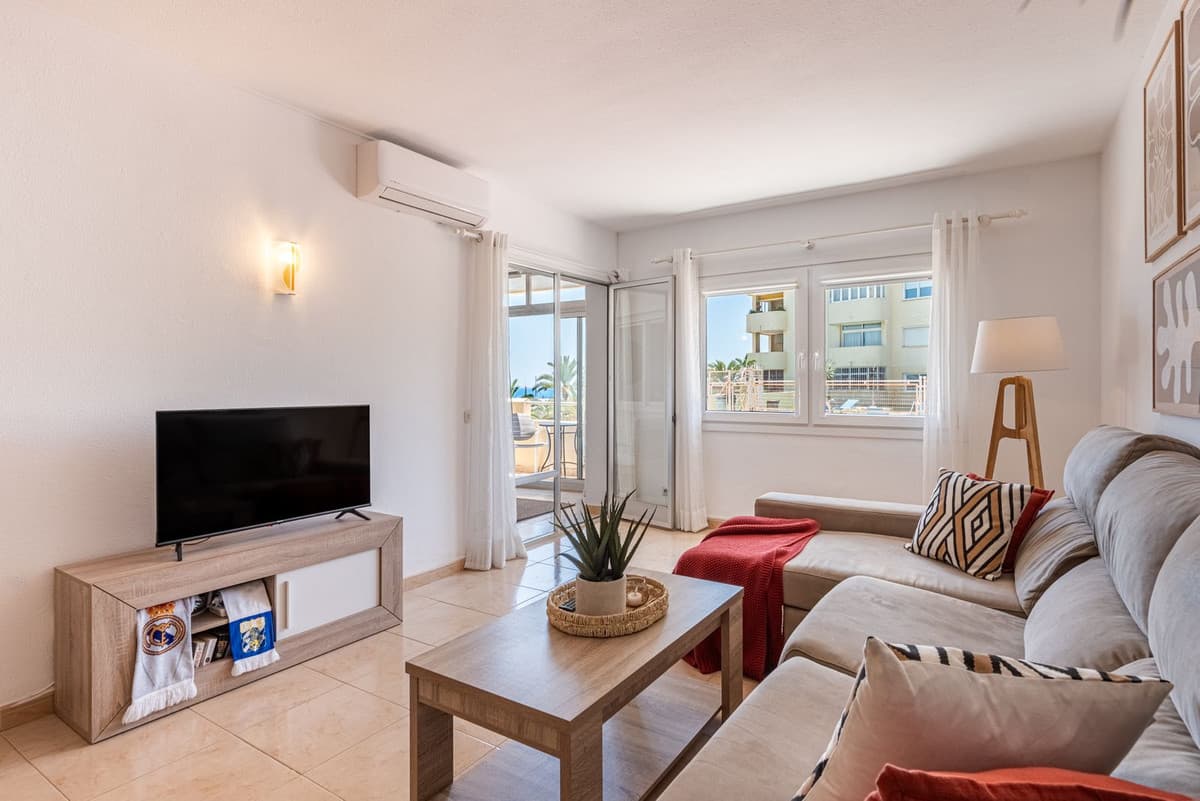 Middle Floor Apartment in Estepona — photo 6 of 10