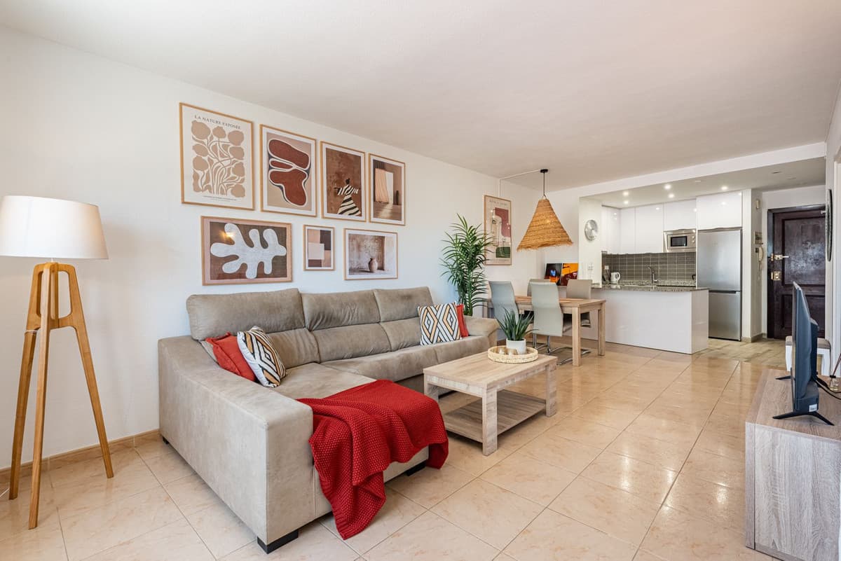 Middle Floor Apartment in Estepona — photo 8 of 10
