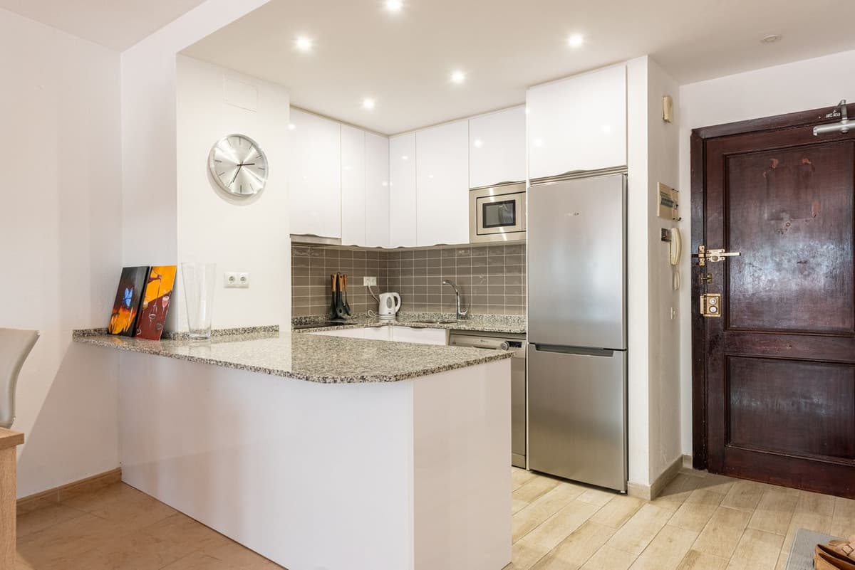 Middle Floor Apartment in Estepona — photo 10 of 10