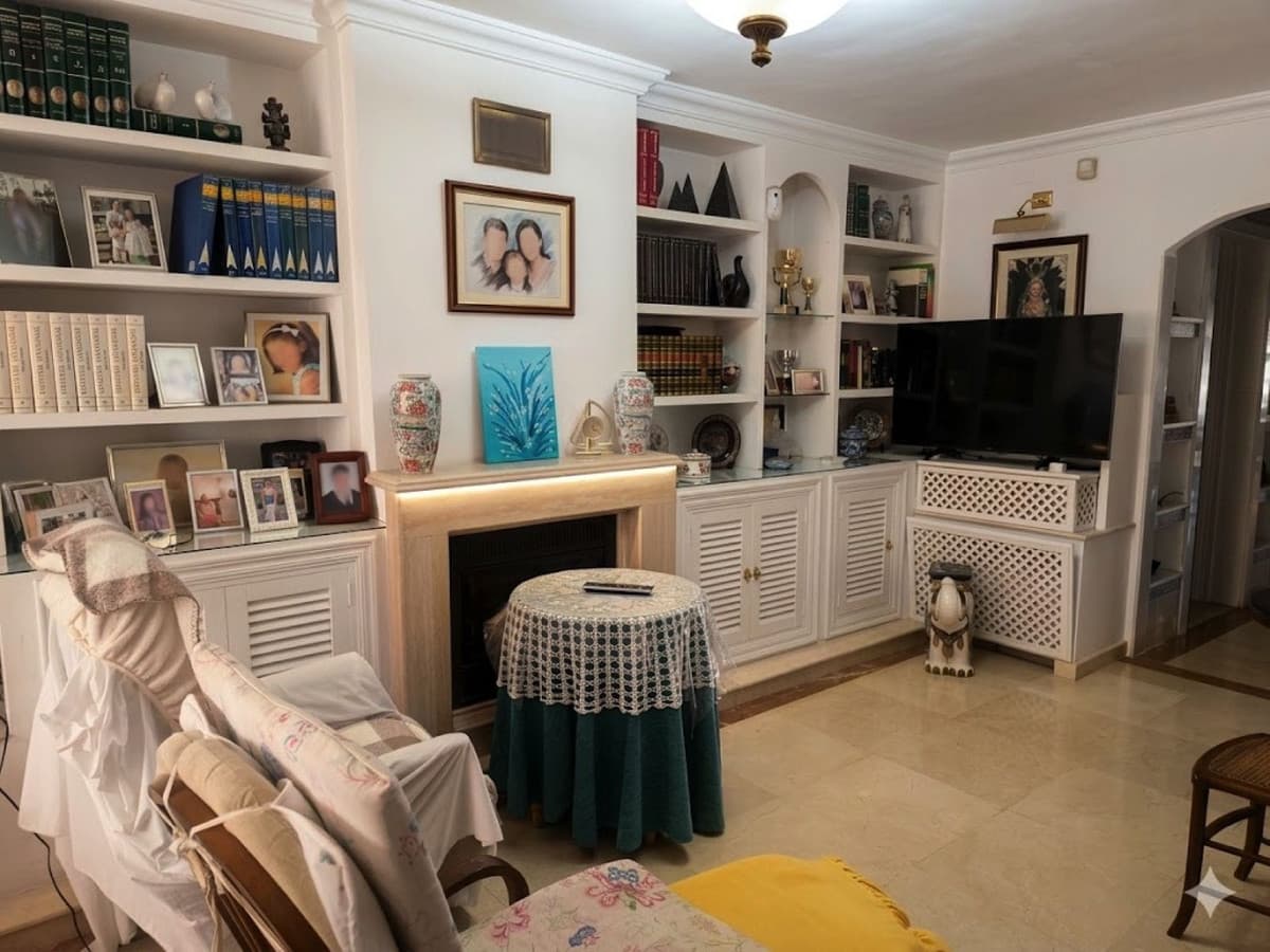 Townhouse in Nueva Andalucía — photo 5 of 10