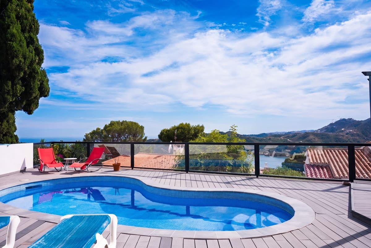 Detached Villa in Istán — photo 1 of 10