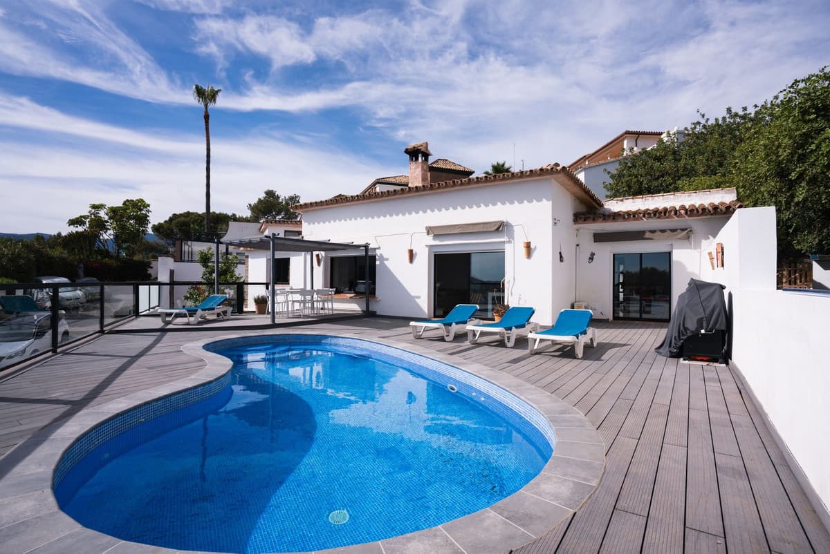Detached Villa in Istán — photo 2 of 10