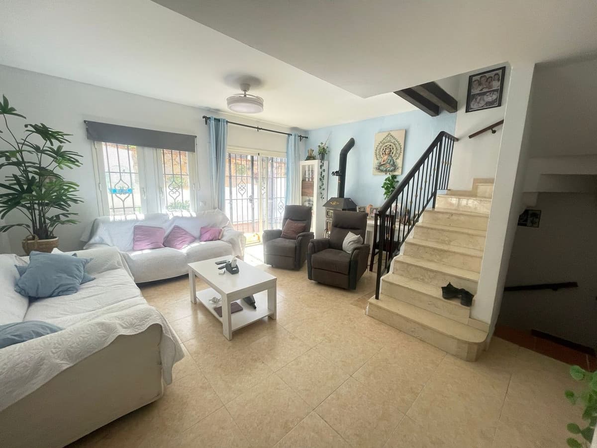 Townhouse in Estepona — photo 3 of 10