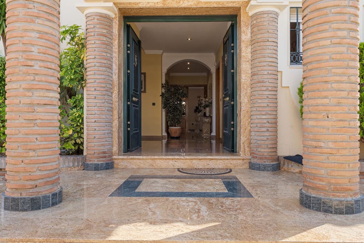 Detached Villa in Torrequebrada — photo 4 of 10