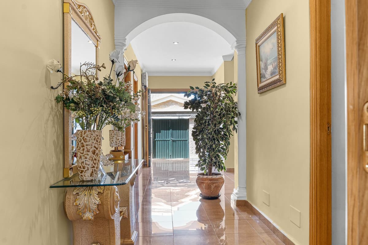 Detached Villa in Torrequebrada — photo 5 of 10