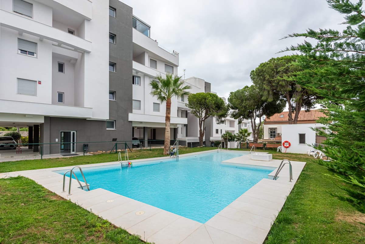 Middle Floor Apartment in Torremolinos — photo 1 of 10