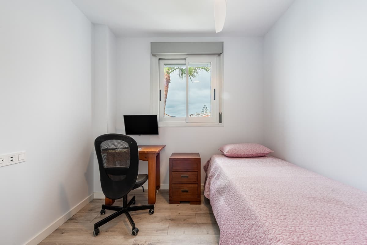Middle Floor Apartment in Torremolinos — photo 8 of 10