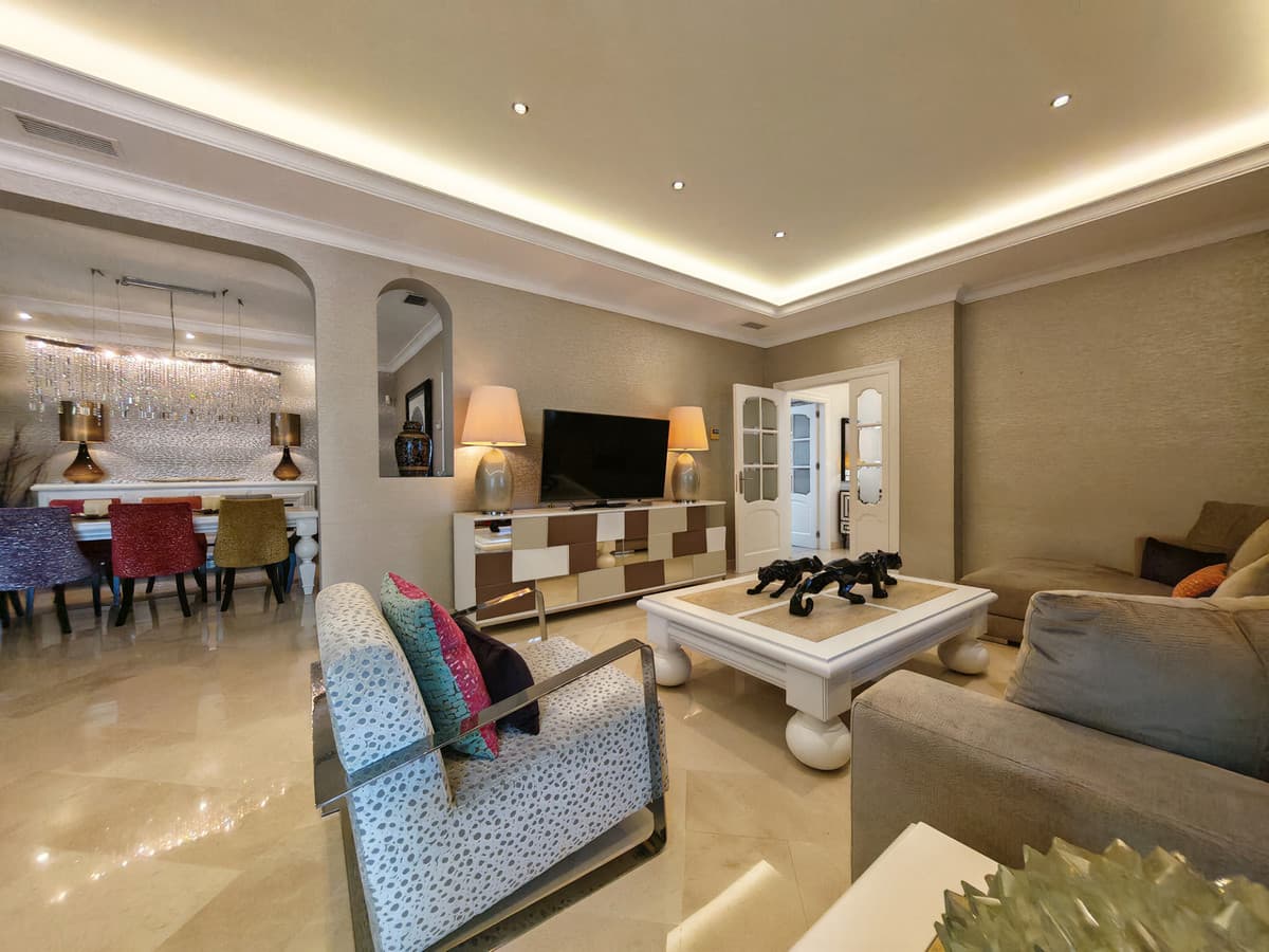 Detached Villa in Elviria — photo 5 of 10