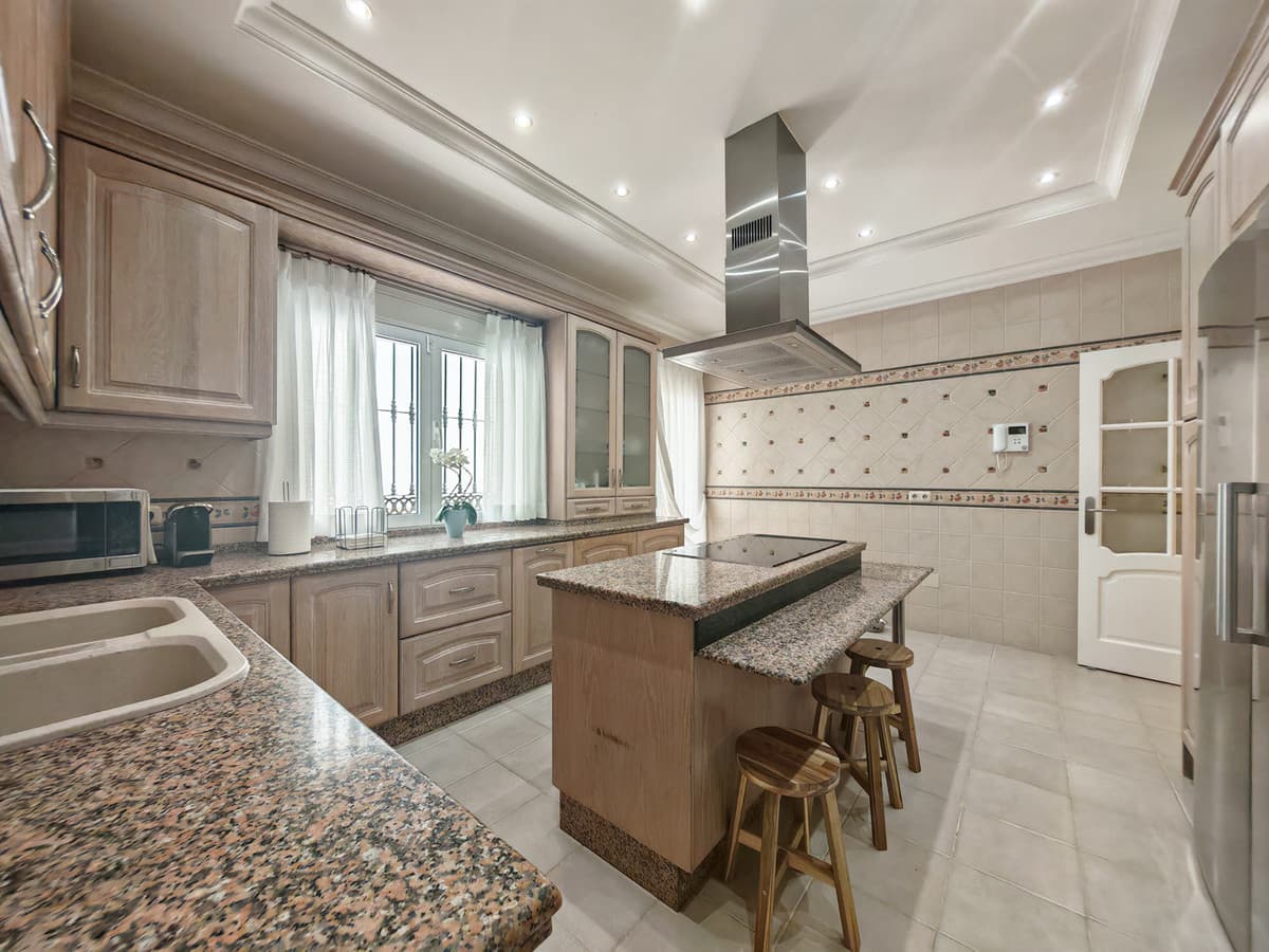 Detached Villa in Elviria — photo 8 of 10