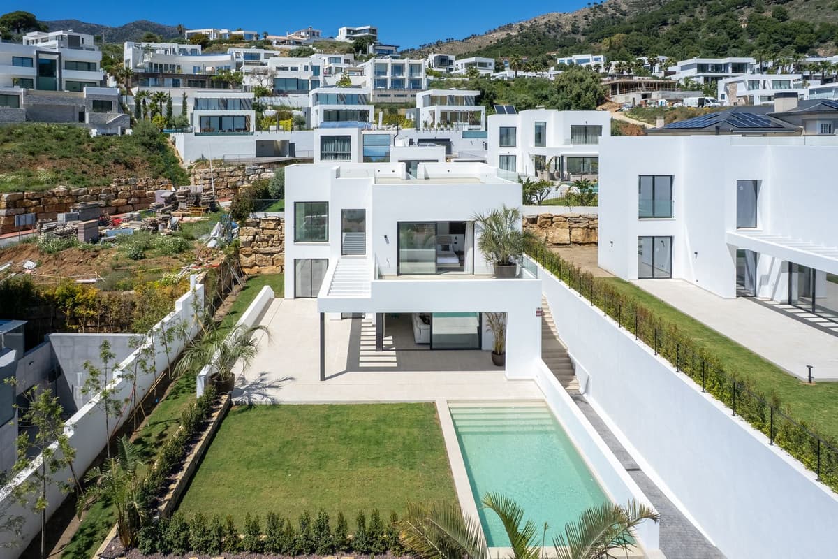 Detached Villa in Higueron — photo 1 of 10