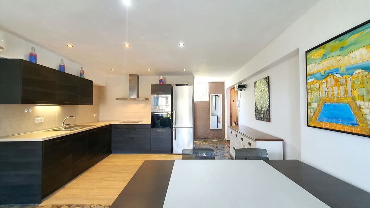 Middle Floor Apartment in Carvajal — photo 2 of 10