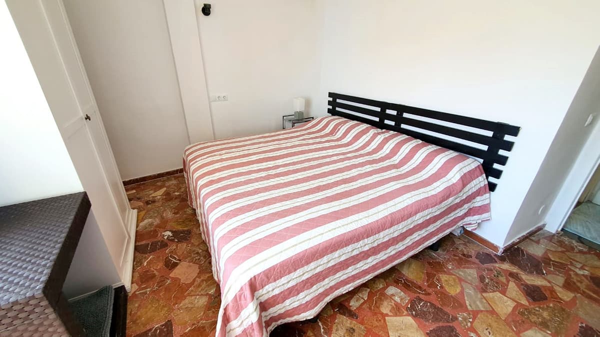 Middle Floor Apartment in Carvajal — photo 9 of 10
