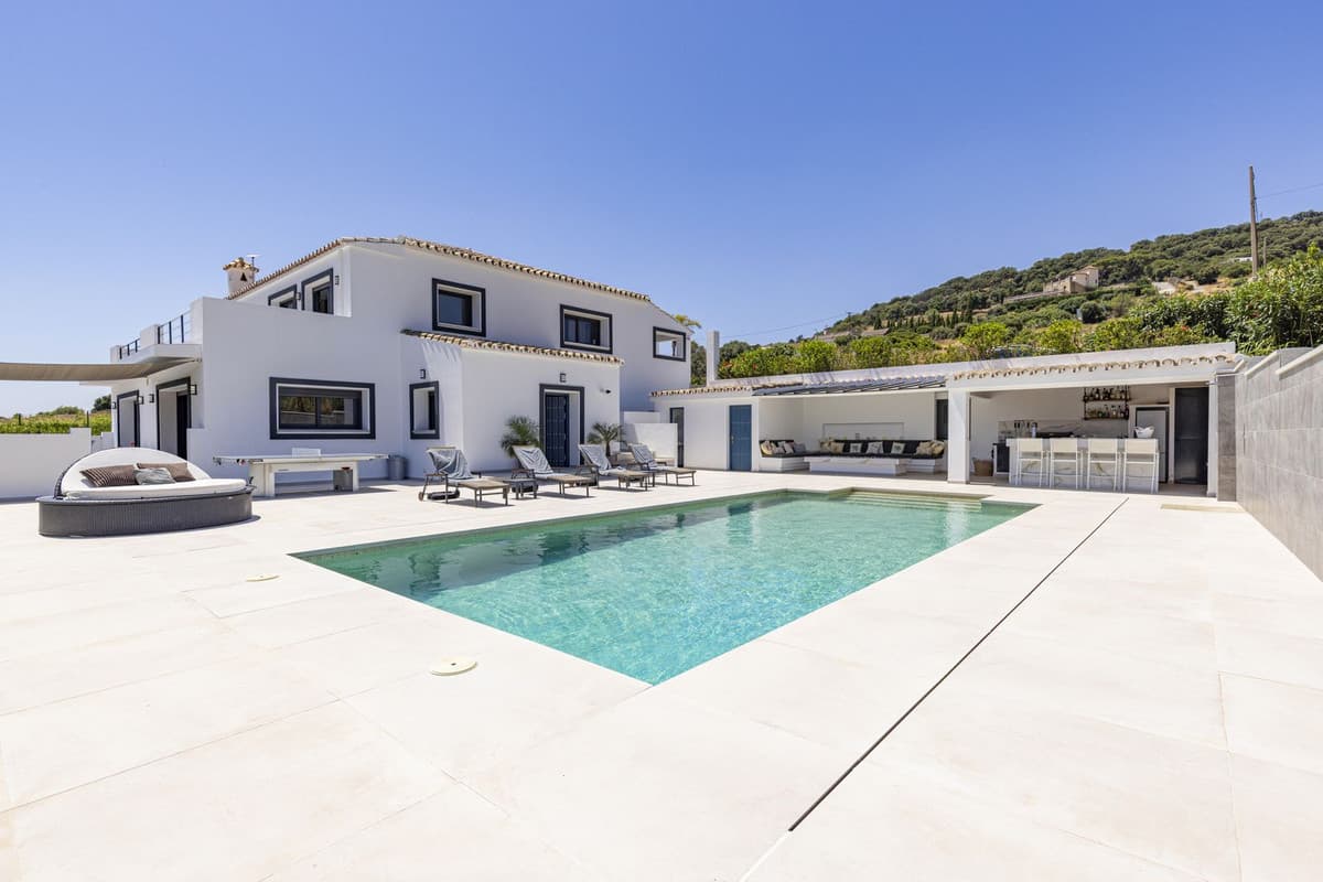 Detached Villa in Casares Playa — photo 1 of 10
