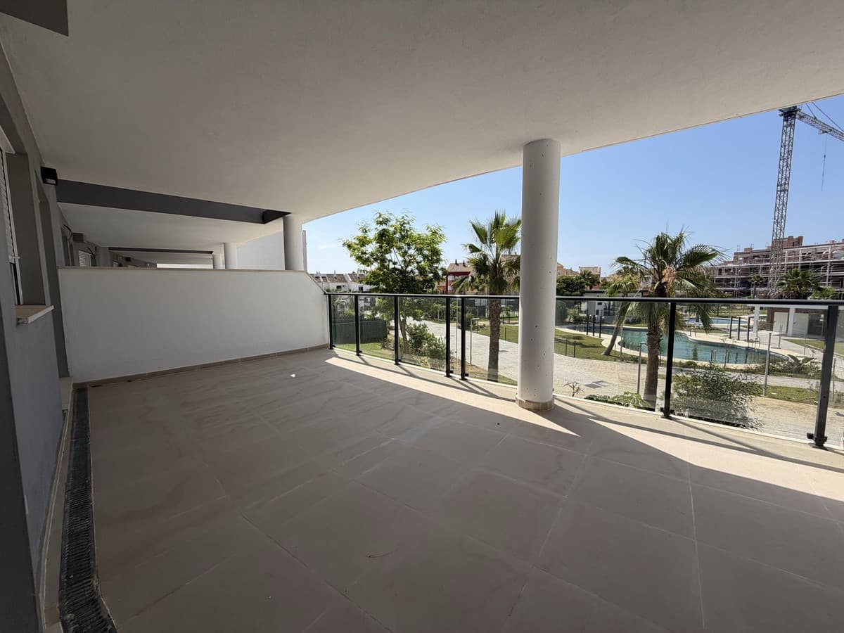 Middle Floor Apartment in La Duquesa — photo 4 of 10