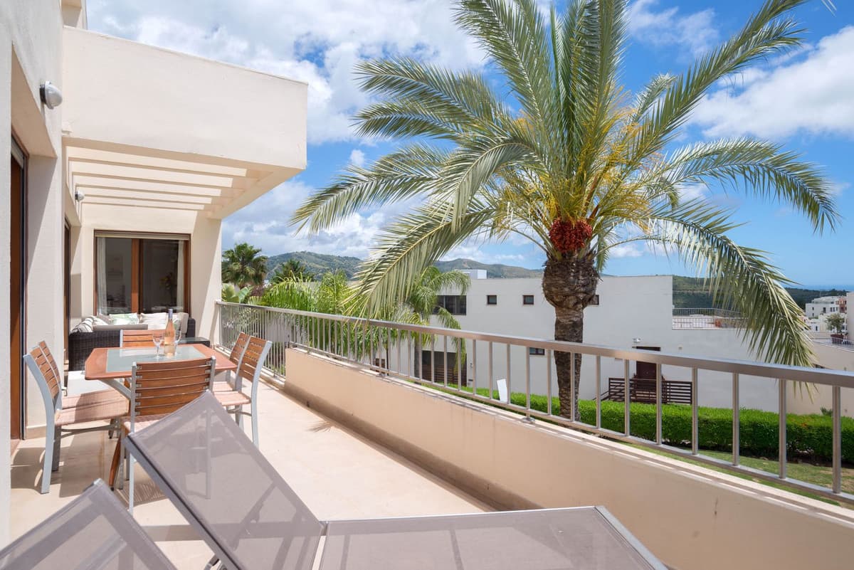 Middle Floor Apartment in Altos de los Monteros — photo 2 of 10