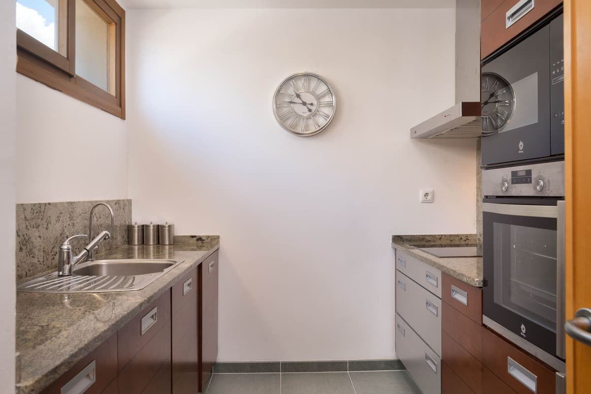Middle Floor Apartment in Altos de los Monteros — photo 9 of 10