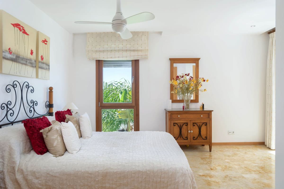 Middle Floor Apartment in Altos de los Monteros — photo 10 of 10