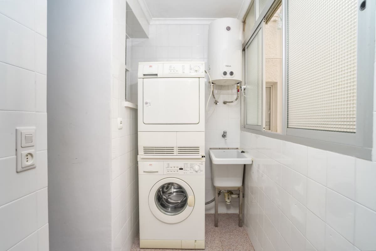 Middle Floor Apartment in Málaga — photo 6 of 10