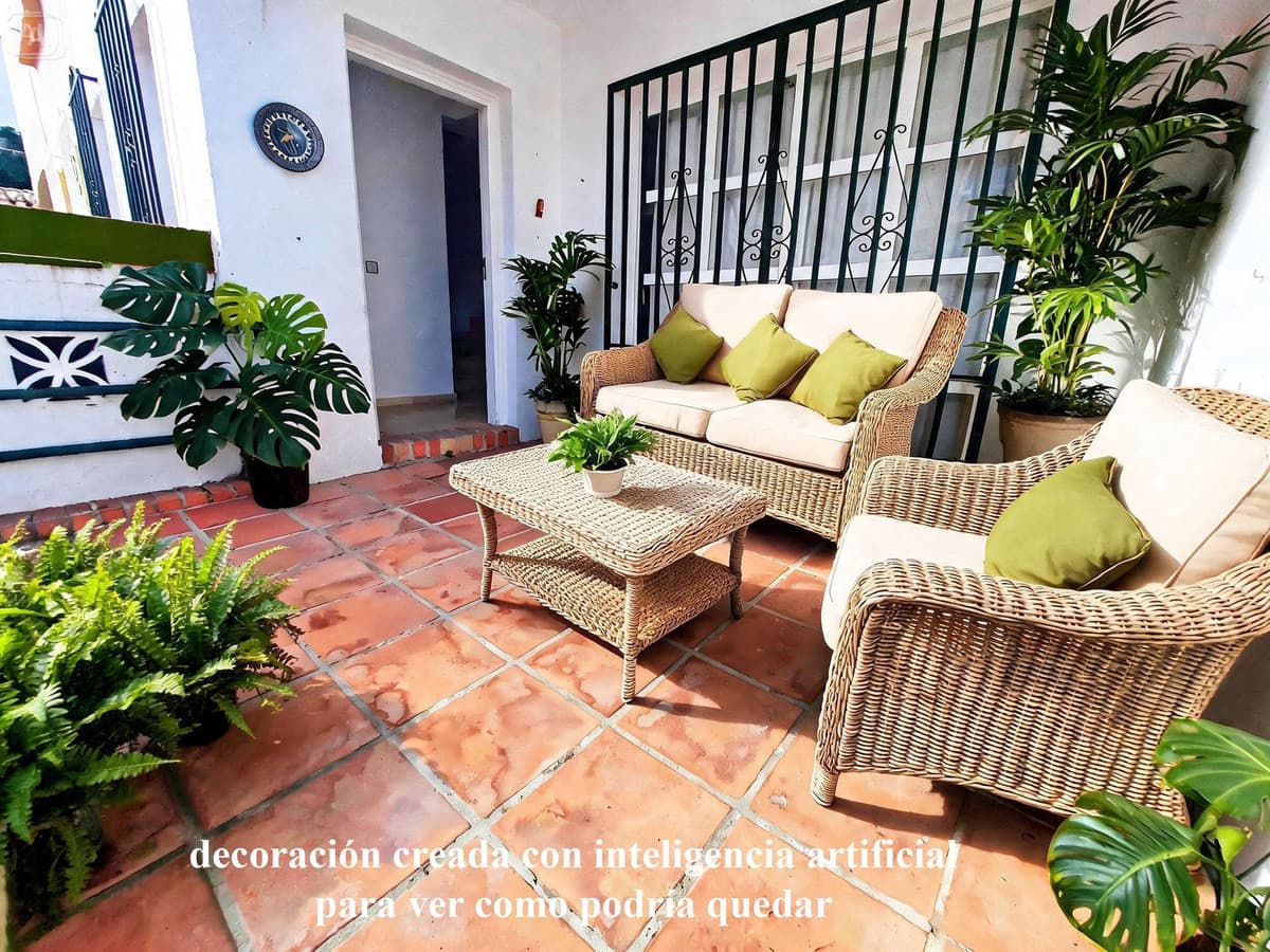 Townhouse in Las Lagunas — photo 1 of 10